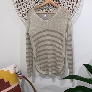 Alya tan striped knit sweater Grey/silver, Size small. Like new w/side slits